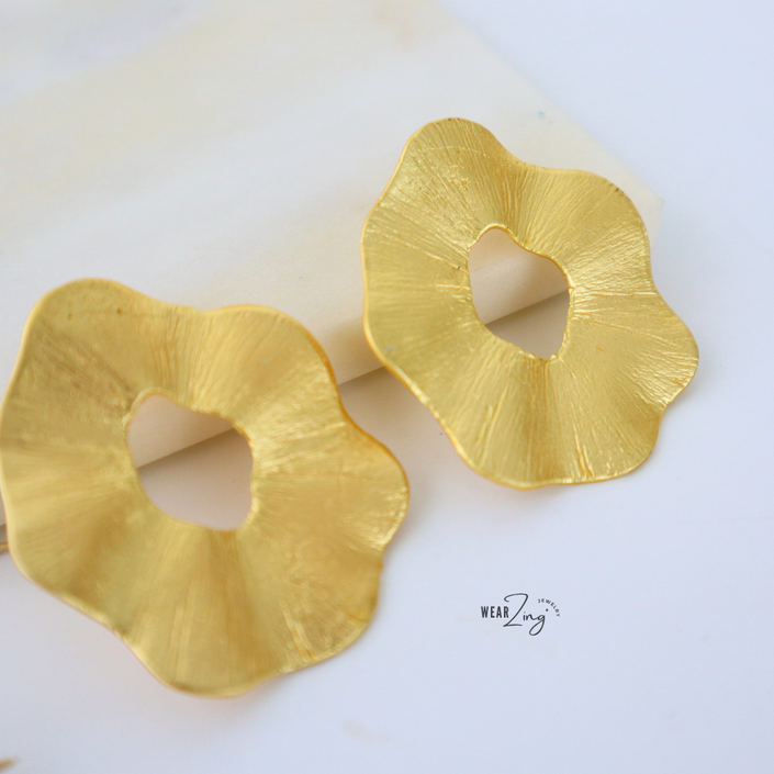 Oval Curve Earrings