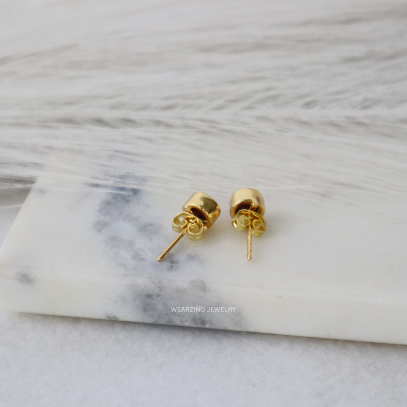 Natural Emerald Round Mini Studs