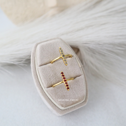 Dainty Line Ring