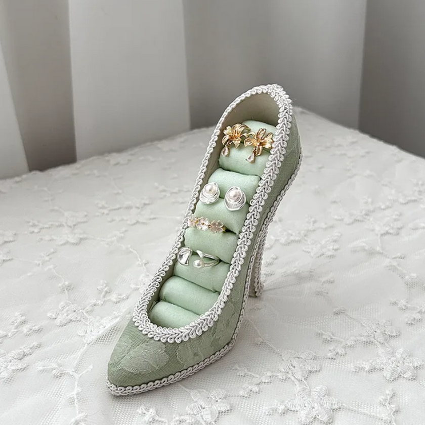 Heel Up Jewelry Display Stand
