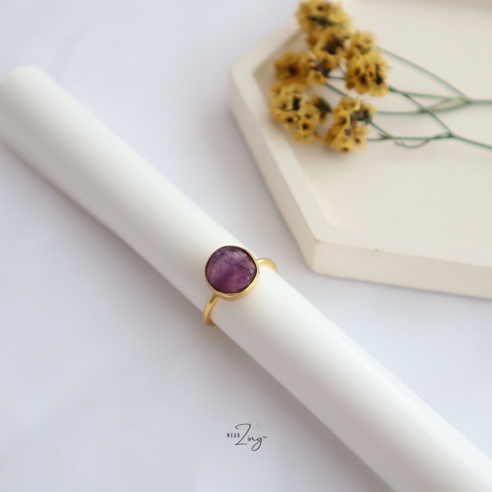 Round Crystal Ring Amethyst Gold 
