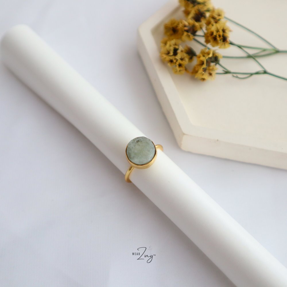 Round Crystal Ring  Aquamarine Gold 