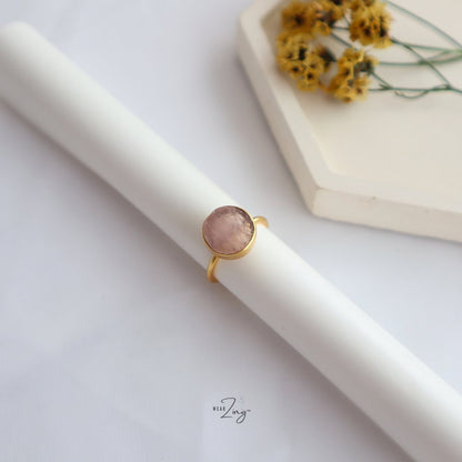 Round Crystal Ring  Rose Quartz Gold 